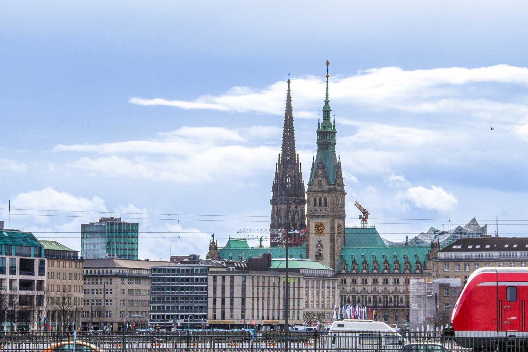 Zur Relevanz der Theologie in gesellschaftlichen Diskursen und Debatten
