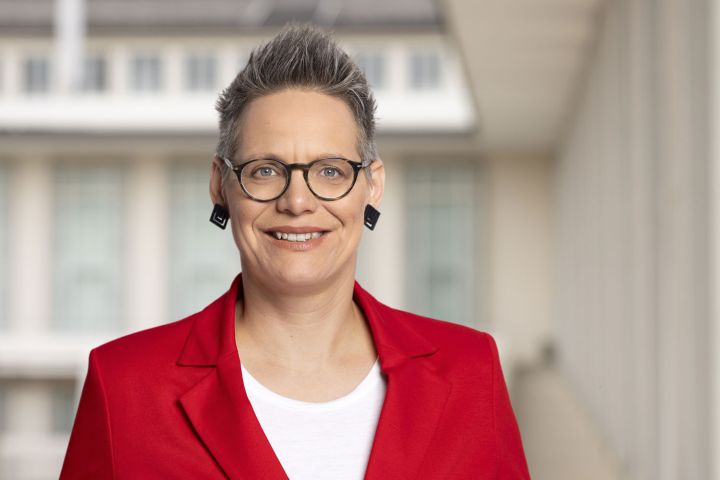 Portrait Dr.in Regina Augustin