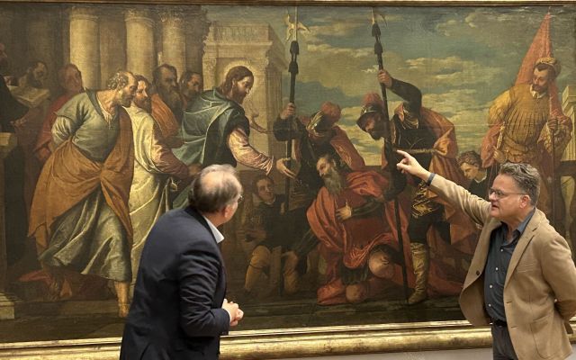 Dr. Dvorak und Prof. Dr. Dombrowski vor dem Bild des Abends.